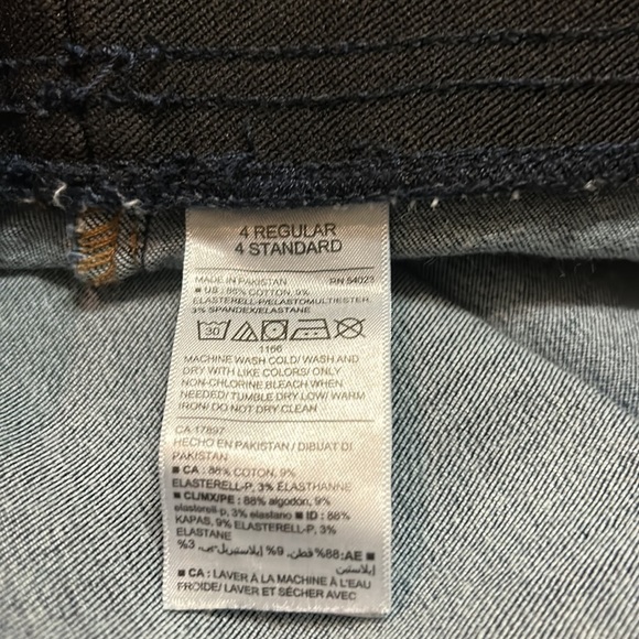 Old Navy Rockstar Skinny Jeans - Picture 4 of 4